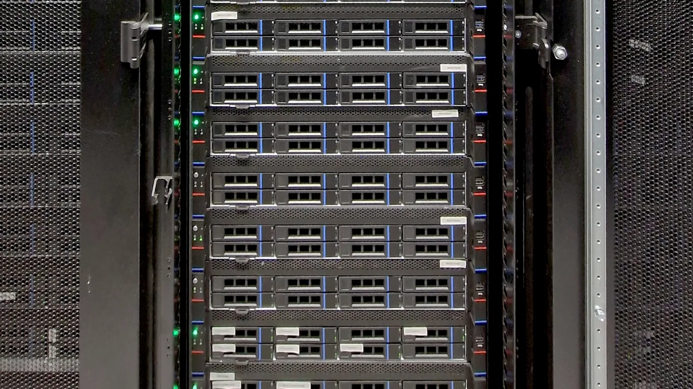 Business Dedicated Server Rack Gehäuse - Standort FRA4 nLighten