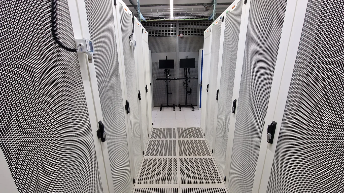 Eigener 12-Rack Server Cage - Standort FRA1