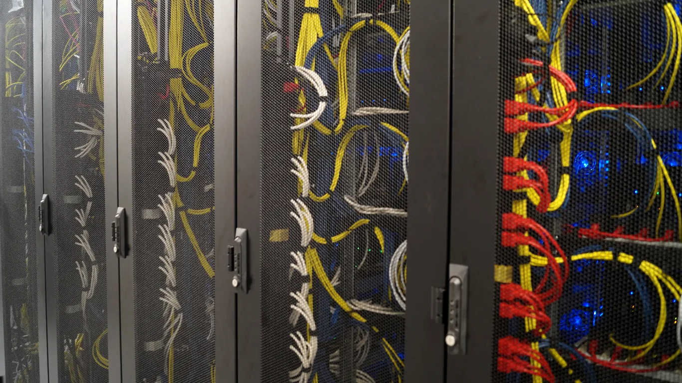 Network cabling for Premium Dedicated Server - location FRA4 nLighten